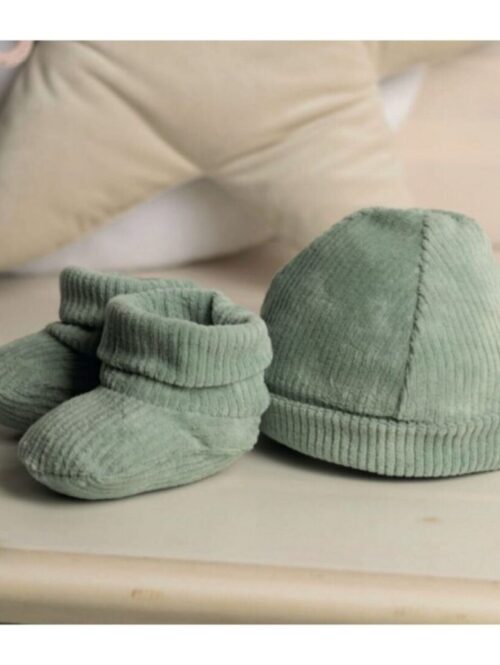 7146 – cappellino + scarpine in ciniglia tinta unita – GARY